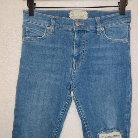 Free People Women's Size 24 Medium Wash Midi Rise Distressed Skinny Jeans - Picture 4 of 8